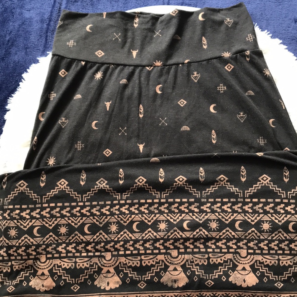 3/$20 Mossimo Native Indian Design Maxi Skirt